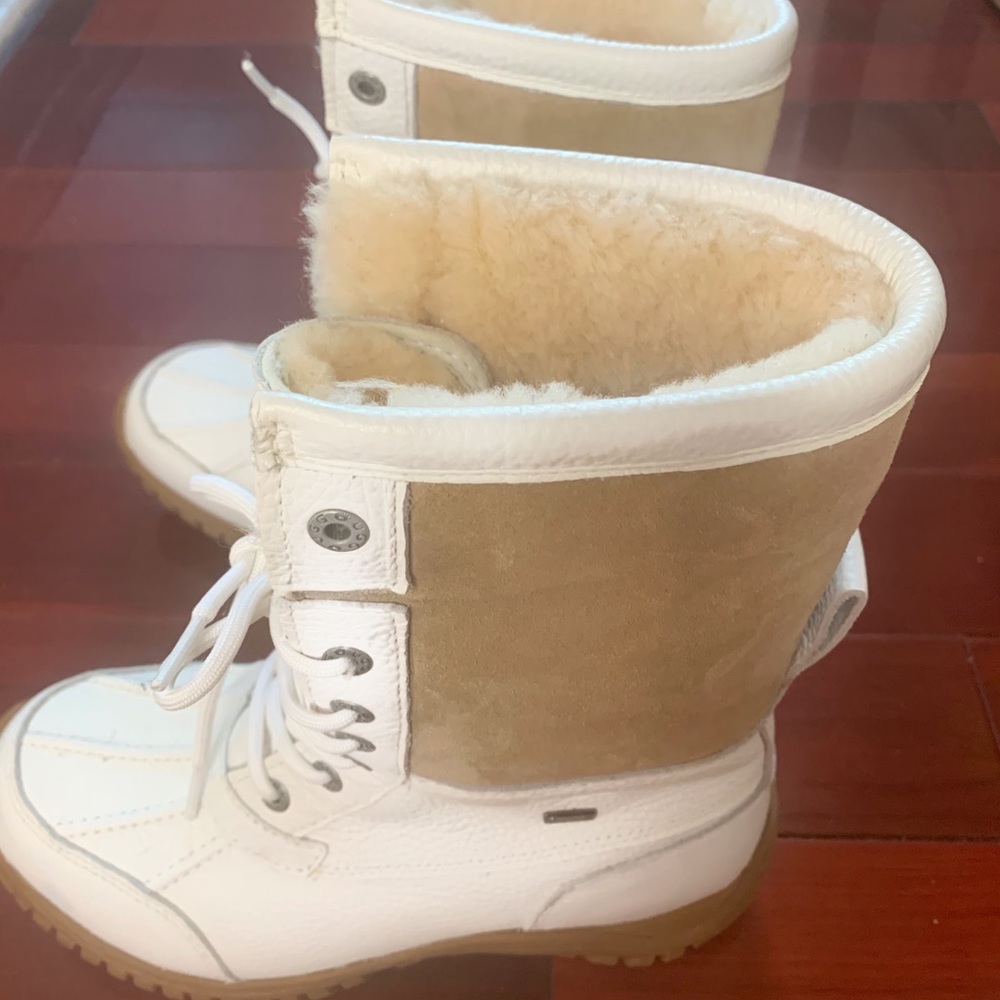 UGG Women's Adirondack Boot II